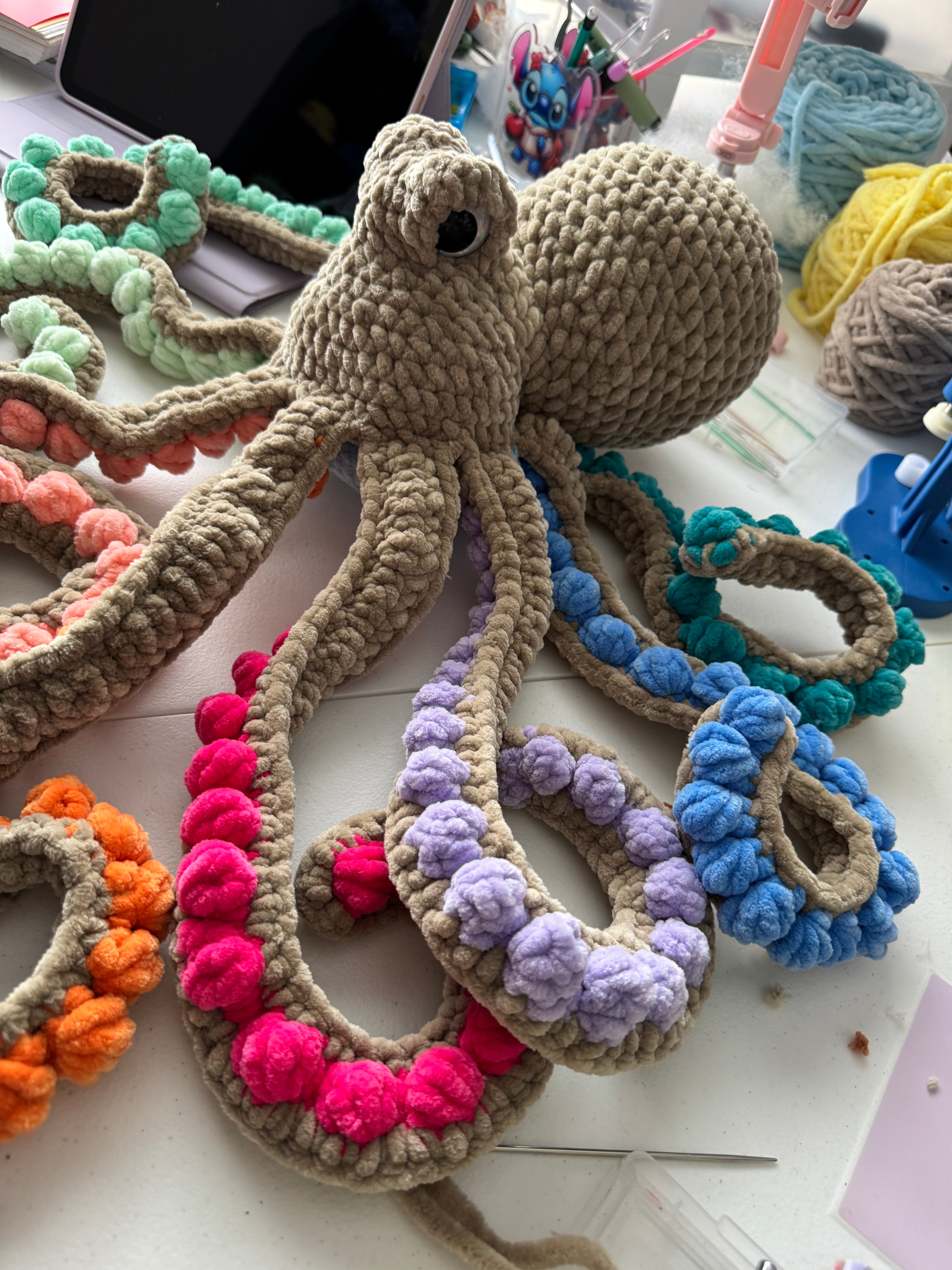 Rainbow jumbo octopus